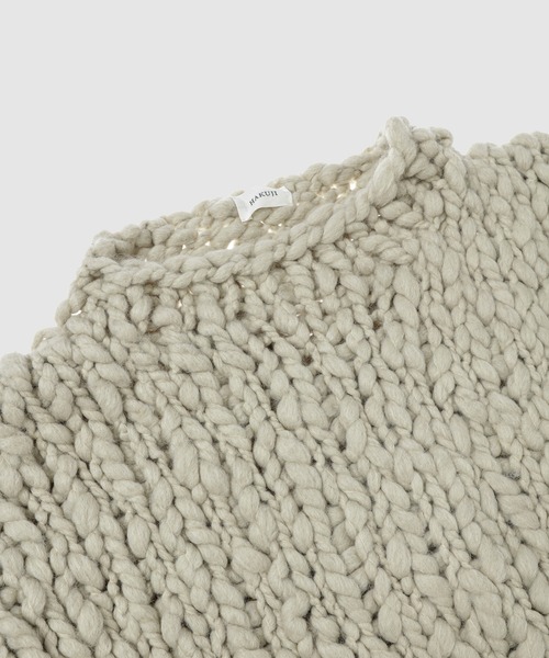 HAKUJI(ハクジ)の「Hand-knitted LS sweater(ニット/セーター・レディース・アイボリー/サンドベージュ・FREE)」の4枚目の写真