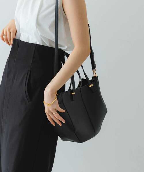 RODE SKO（ロデスコ）の「ラウンドミドルバッグ（ショルダーバッグ・レディース・ベージュ/ブラック・ONE）」の20枚目の写真