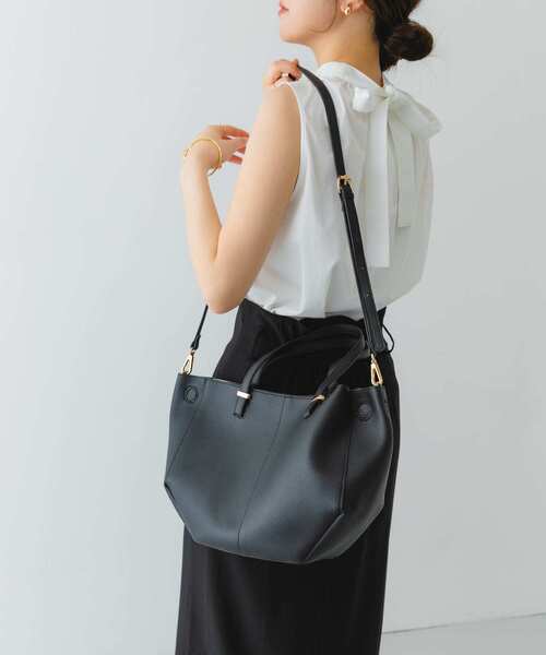 RODE SKO（ロデスコ）の「ラウンドミドルバッグ（ショルダーバッグ・レディース・ベージュ/ブラック・ONE）」の19枚目の写真