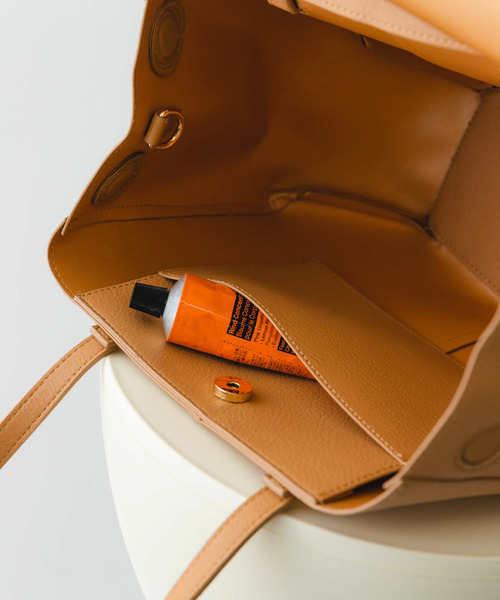 RODE SKO（ロデスコ）の「ラウンドミドルバッグ（ショルダーバッグ・レディース・ベージュ/ブラック・ONE）」の10枚目の写真