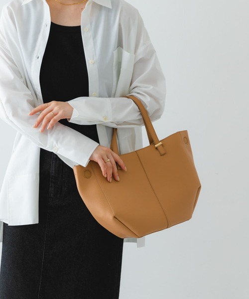 RODE SKO（ロデスコ）の「ラウンドミドルバッグ（ショルダーバッグ・レディース・ベージュ/ブラック・ONE）」の7枚目の写真