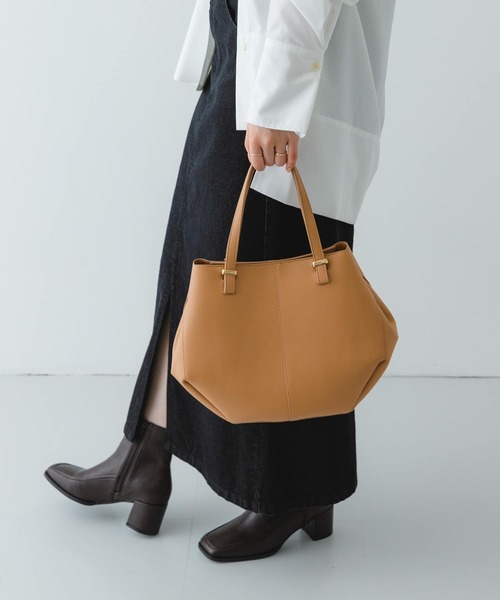 RODE SKO（ロデスコ）の「ラウンドミドルバッグ（ショルダーバッグ・レディース・ベージュ/ブラック・ONE）」の5枚目の写真