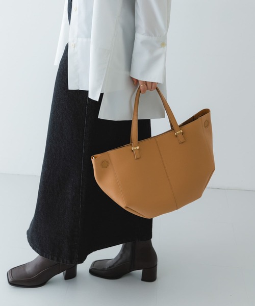 RODE SKO（ロデスコ）の「ラウンドミドルバッグ（ショルダーバッグ・レディース・ベージュ/ブラック・ONE）」の4枚目の写真