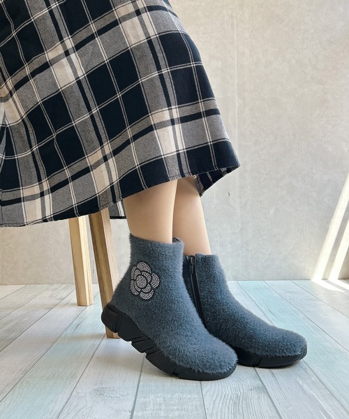 Noubel Voug Relax(ヌーベルヴォーグリラックス)の「軽量ボアスニーカーブーツ(ブーツ・レディース・モカ/ブラック×ブラック/グレー・23.5cm/24cm/24.5cm/22.5cm/23cm)」の2枚目の写真