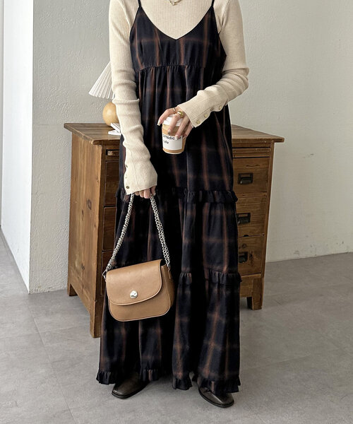 DISCOAT（ディスコート）の「ニュアンス金具フラップショルダーバッグ（ショルダーバッグ・レディース・ブラック/キャメル/ブラウン・FREE）」の10枚目の写真