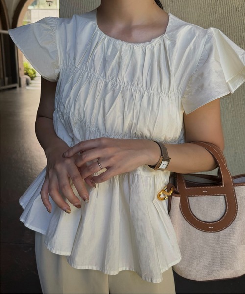 Amiur(エミレ)の「shirring flare tops / シャーリングフレアトップス(Tシャツ/カットソー・レディース・ホワイト/クリーム/ブルー・FREE)」の7枚目の写真