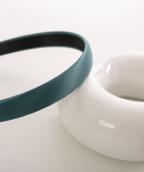 VIBGYOR Women（ヴィブジョー　ウィメン）の「【float】ベーシック サテン カチューシャ【8色展開】（カチューシャ・レディース・ブラック/グレー/ダークグリーン/ベージュ/ホワイト/ブラウン/モスグリーン/ボルドー・FREE）」の20枚目の写真