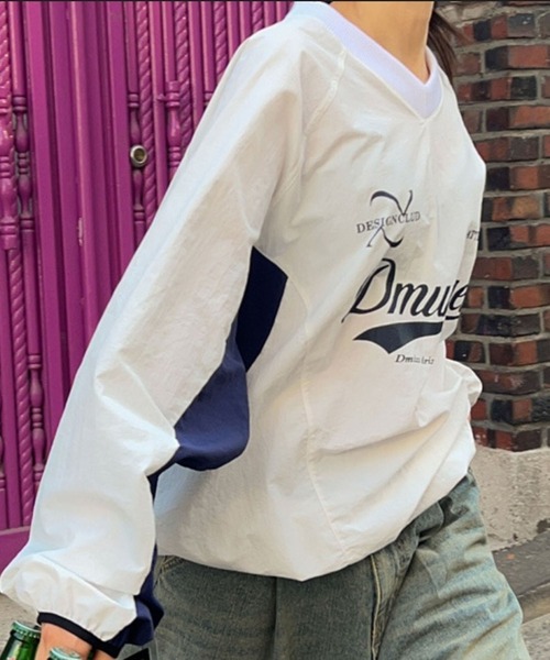 LYEON（リヨン）の「【ユニセックス】Vネックナイロンプルオーバー（Tシャツ/カットソー・レディース・ネイビー/ホワイト/ブラック・FREE）」の10枚目の写真