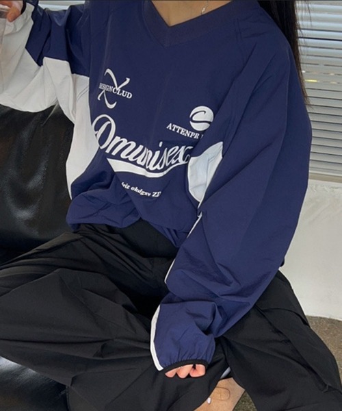 LYEON（リヨン）の「【ユニセックス】Vネックナイロンプルオーバー（Tシャツ/カットソー・レディース・ネイビー/ホワイト/ブラック・FREE）」の16枚目の写真