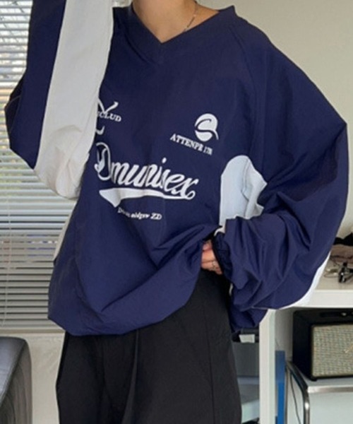 LYEON（リヨン）の「【ユニセックス】Vネックナイロンプルオーバー（Tシャツ/カットソー・レディース・ネイビー/ホワイト/ブラック・FREE）」の18枚目の写真