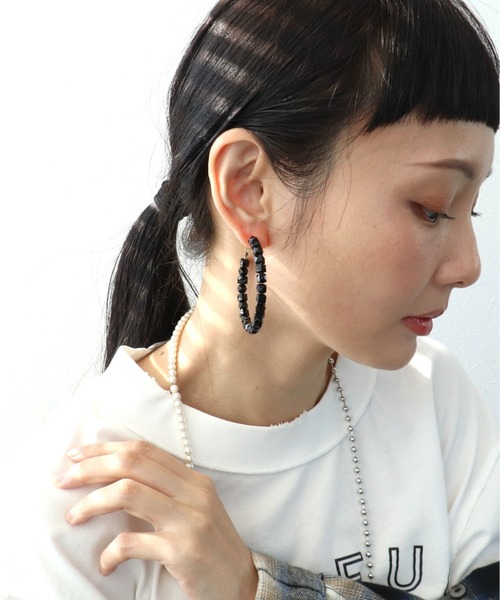 Three Four Time（ｽﾘｰﾌｫｰﾀｲﾑ）の「ブラックビーズフープピアス（ピアス