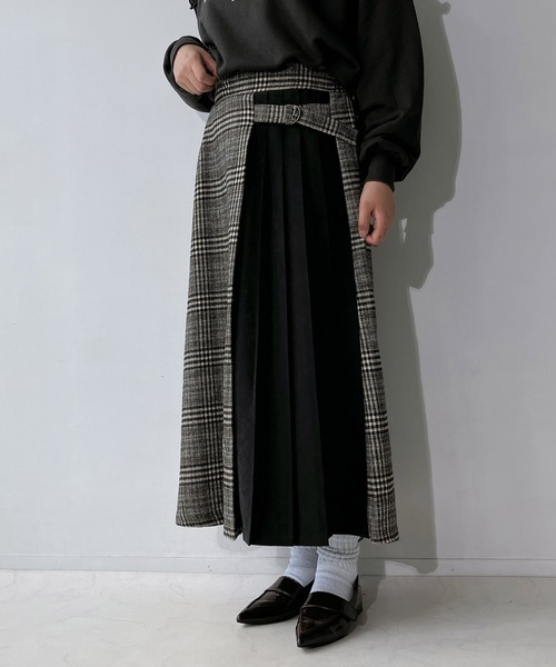 AS KNOW AS plus（アズノゥアズプラス）の「◇サイドベルト付き チェック柄サイドプリーツスカート（スカート・レディース・ベージュ系/ホワイト系/ネイビー系・FREE）」の4枚目の写真