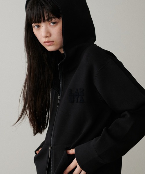 LARUTA（ラルータ）の「【LARUTA】LARUTAロゴ刺繍ダンボールパーカー（パーカー・レディース・オフホワイト/チャコールグレー/ブラック・FREE）」の12枚目の写真
