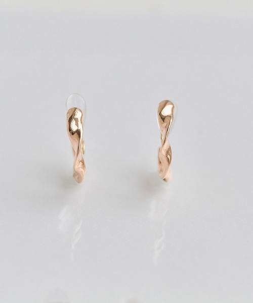 Phoebe（フィービィー）の「【金属アレルギー対応】【痛くないシリーズ】モーションメタルクリスタルループフィットイヤリング（イヤリング・レディース・イエローゴールド/シャンパン・FREE）」の11枚目の写真