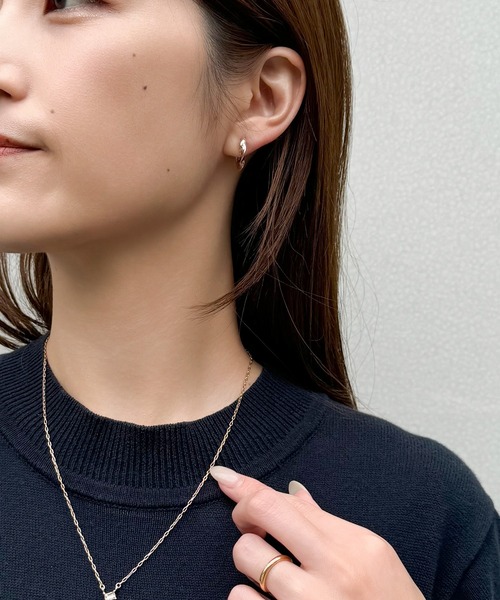 Phoebe（フィービィー）の「【金属アレルギー対応】【痛くないシリーズ】モーションメタルクリスタルループフィットイヤリング（イヤリング・レディース・イエローゴールド/シャンパン・FREE）」の14枚目の写真