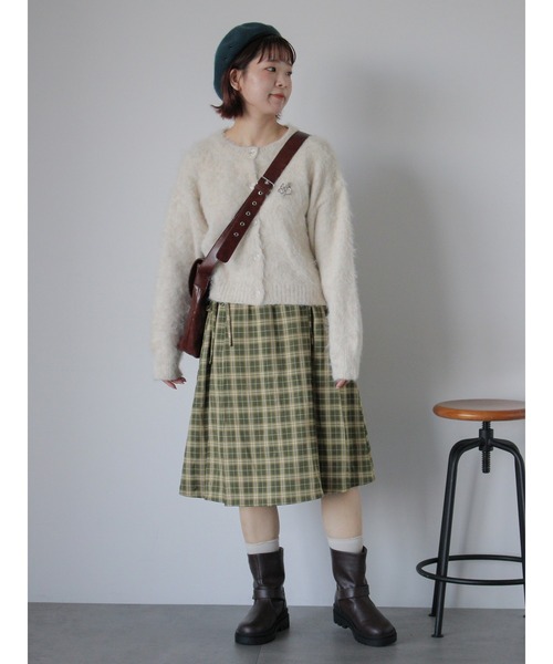 ehka sopo(エヘカソポ)の「ブローチ付カーディガン(カーディガン/ボレロ・レディース・キナリ/グリーン/レッド・F)」の15枚目の写真