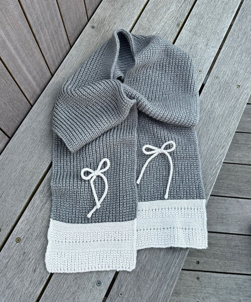 CIAOPANIC（チャオパニック）の「リボン付き配色マフラー（マフラー・レディース・キャメル/グレー/オフホワイト・FREE）」の15枚目の写真