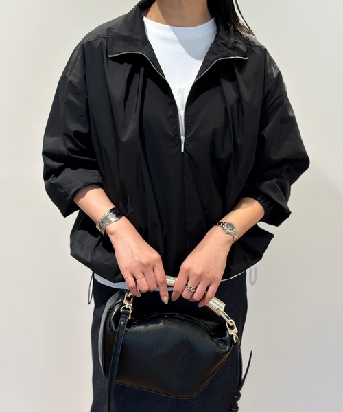 Emma Taylor（エマテイラー）の「ハーフジップドロストヘムシャツ（シャツ/ブラウス・レディース・サックスブルー/ホワイト/ブラック・FREE）」の4枚目の写真