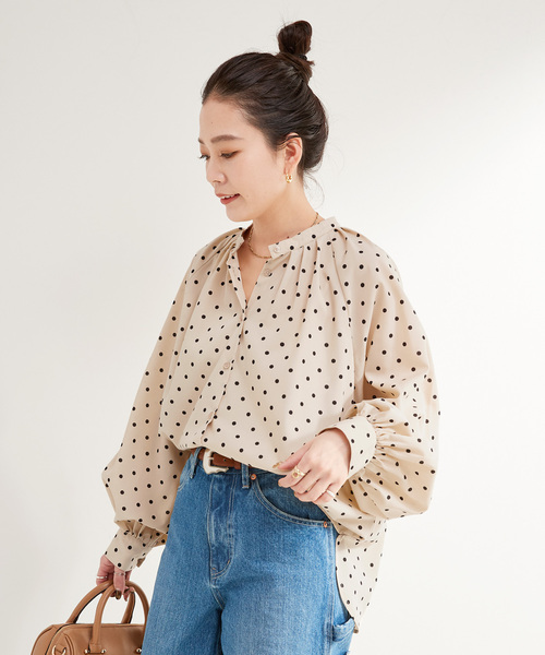 B.C STOCK(ベーセーストック)の「《追加2》ドットスタンドカラーブラウス(シャツ/ブラウス・レディース・ベージュ/ブラック・FREE)」の5枚目の写真