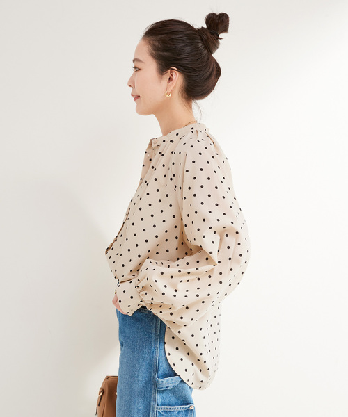 B.C STOCK(ベーセーストック)の「《追加2》ドットスタンドカラーブラウス(シャツ/ブラウス・レディース・ベージュ/ブラック・FREE)」の6枚目の写真