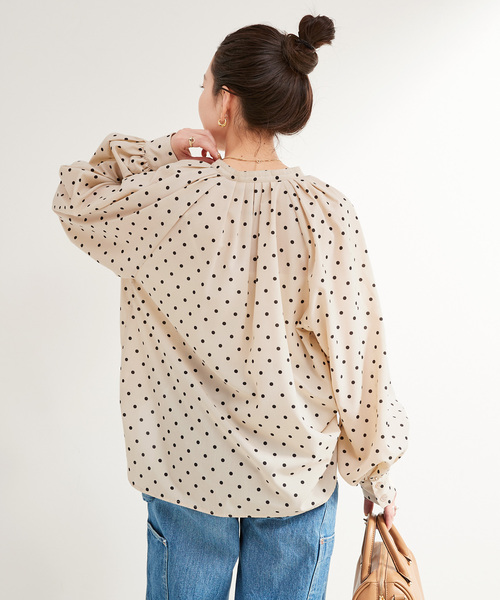 B.C STOCK(ベーセーストック)の「《追加2》ドットスタンドカラーブラウス(シャツ/ブラウス・レディース・ベージュ/ブラック・FREE)」の7枚目の写真