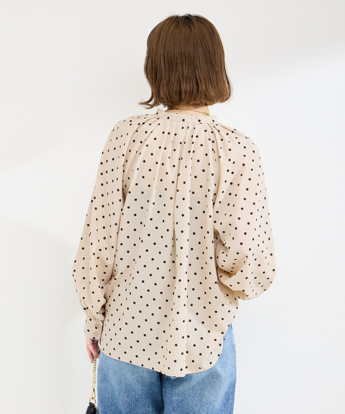 B.C STOCK(ベーセーストック)の「《追加2》ドットスタンドカラーブラウス(シャツ/ブラウス・レディース・ベージュ/ブラック・FREE)」の16枚目の写真