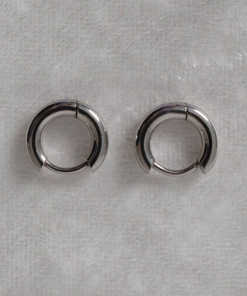 ORLEAN(オルレアン)の「【ORLEAN】ワンタッチフープピアス 12mm 316L(ピアス(両耳用)・レディース・シルバー/ゴールド・フリー)」の7枚目の写真