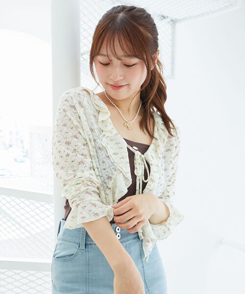 MAJESTIC LEGON(マジェスティックレゴン)の「フリルカラーリボンカーディガン(Tシャツ/カットソー・レディース・アイボリー/ホワイト系その他/ブラック系その他/ホワイト系その他2/ブルー系その他2/ブラック/オフホワイト・MEDIUM)」の5枚目の写真