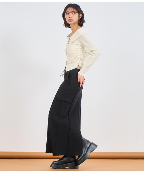 ANAP(アナップ)の「ボタンデザインオフショルトップス(Tシャツ/カットソー・レディース・アイボリー/ブラック/カーキ・FREE)」の4枚目の写真