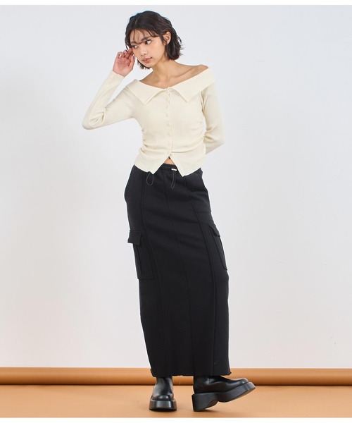 ANAP(アナップ)の「ボタンデザインオフショルトップス(Tシャツ/カットソー・レディース・アイボリー/ブラック/カーキ・FREE)」の6枚目の写真