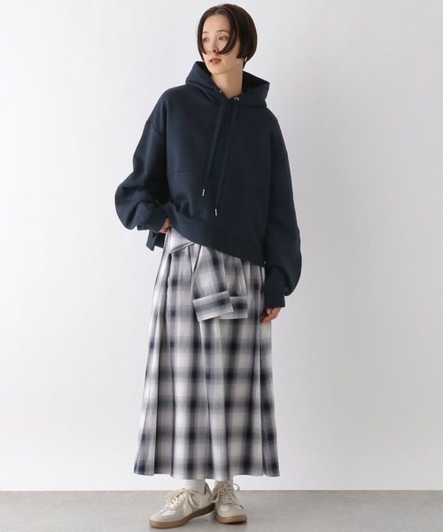 LEPSIM（レプシィム）の「ボリュームスリーブフーディー　242719（パーカー・レディース・グレー/ネイビー/レッド・FREE）」の20枚目の写真