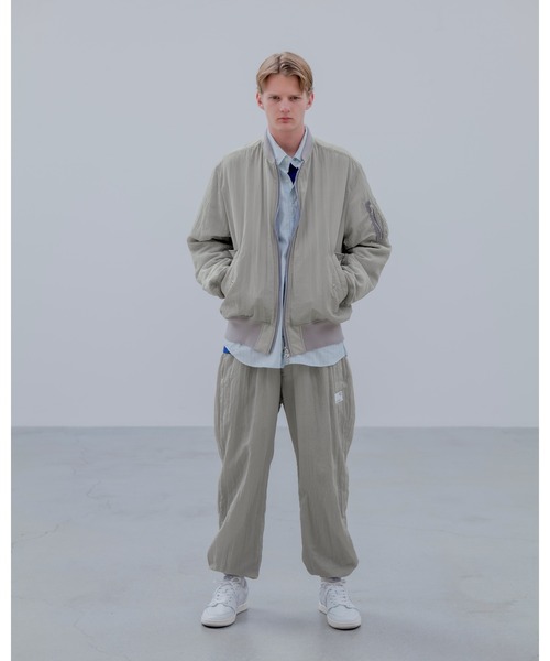 uniform experiment(ユニフォームエクスペリメント)の「CRYSTAL NYLON FLIGHT JACKET(ブルゾン・メンズ・ネイビー/イエロー/グレー/ブラック・2/3/4/1)」の17枚目の写真