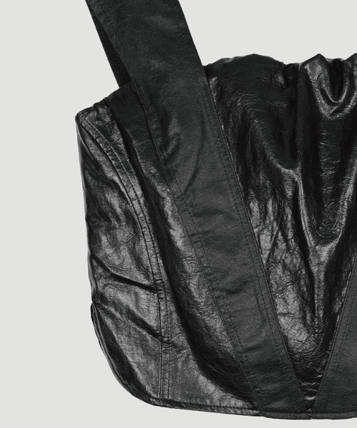 VIAVANDA（ヴィアヴァンダ）の「VIA FAKE LEATHER TANK（タンクトップ・レディース・ブラック/ベージュ/ブラウン・FREE）」の21枚目の写真