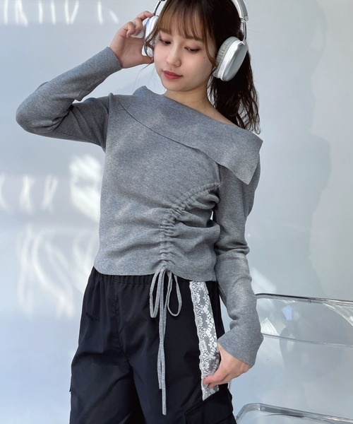 AS KNOW AS plus（アズノゥアズプラス）の「●オフショル風シャーリングデザインプルオーバー（Tシャツ/カットソー・レディース・オフホワイト/ブラック/杢グレー/シルバー・FREE）」の12枚目の写真