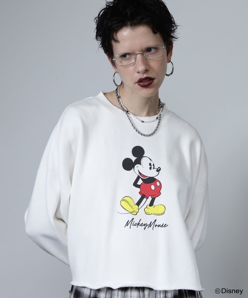 Disney(ディズニー)の「standing/MICKEY MOUSE/sweat(Tシャツ/カットソー・レディース・ホワイト/グレー・ONE SIZE)」の1枚目の写真