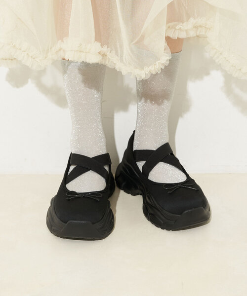 CIAOPANIC(チャオパニック)の「厚底クロスリボンメリージェーン(スニーカー・レディース・シルバー/ブラック・LARGE/SMALL/MEDIUM)」の3枚目の写真