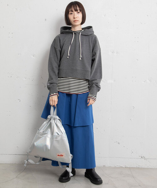 POU DOU DOU（プードゥドゥ）の「＜Daily＞ナイロンビッグポケットナップサック（バックパック/リュック・レディース・ブラック/ブルー/シルバー・フリー）」の7枚目の写真