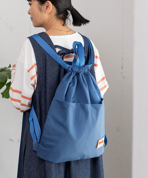 POU DOU DOU（プードゥドゥ）の「＜Daily＞ナイロンビッグポケットナップサック（バックパック/リュック・レディース・ブラック/ブルー/シルバー・フリー）」の11枚目の写真