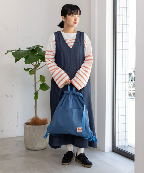 POU DOU DOU（プードゥドゥ）の「＜Daily＞ナイロンビッグポケットナップサック（バックパック/リュック・レディース・ブラック/ブルー/シルバー・フリー）」の12枚目の写真