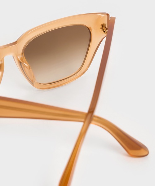 CHARLES & KEITH(チャールズ & キース)の「リサイクルアセテート キャットアイサングラス(サングラス・レディース・ブラック/ネイビー/マルチ/クリアブラウン・FREE)」の18枚目の写真