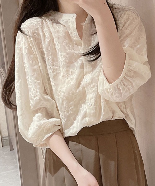 SallyLunn(サリーラン)の「花柄レースシャツ(シャツ/ブラウス・レディース・ホワイト・MEDIUM/LARGE)」の1枚目の写真