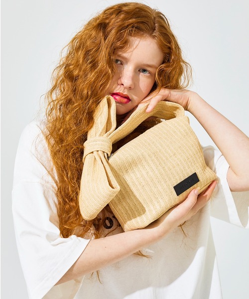 HELOYSE(エロイーズ)の「RIBBON POUCH RAFFIA(ハンドバッグ・レディース・ベージュ/ブラック・FREE)」の7枚目の写真