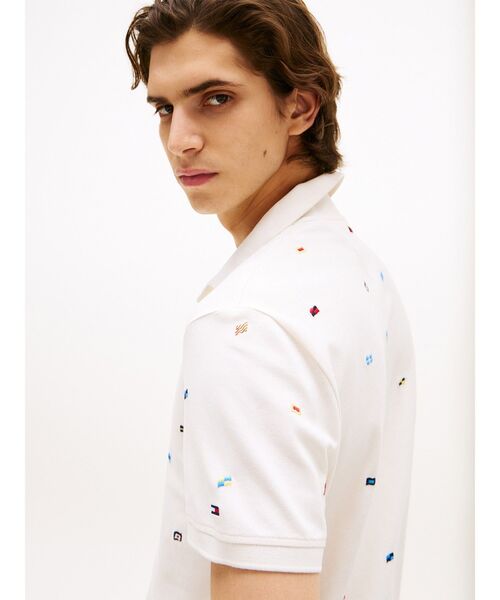 TOMMY HILFIGER（トミーヒルフィガー）の「クリッターレギュラーポロシャツ（ポロシャツ・メンズ・ホワイト/ネイビー・MEDIUM/LARGE/X-LARGE/SMALL）」の6枚目の写真