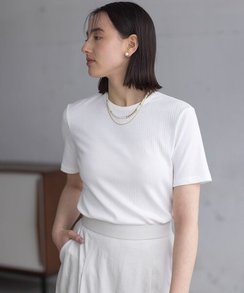 組曲(クミキョク)の「ベーシックリブ Tシャツ(Tシャツ/カットソー・レディース・ブラック系/ブラック系1/アイボリー系・2/3)」の1枚目の写真