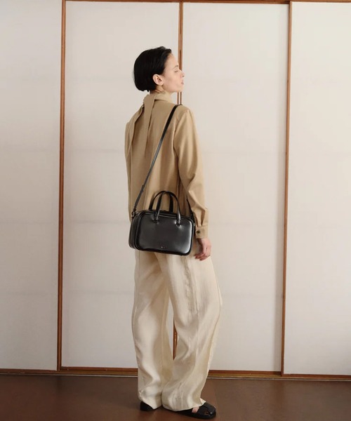 ROH SEOUL(ローソウル)の「ROH SEOUL/ローソウル MEDIUM TIN SQUARE TOTE BAG トートバッグ(トートバッグ・レディース・キャメル/ブラック/ベージュ・FREE)」の15枚目の写真