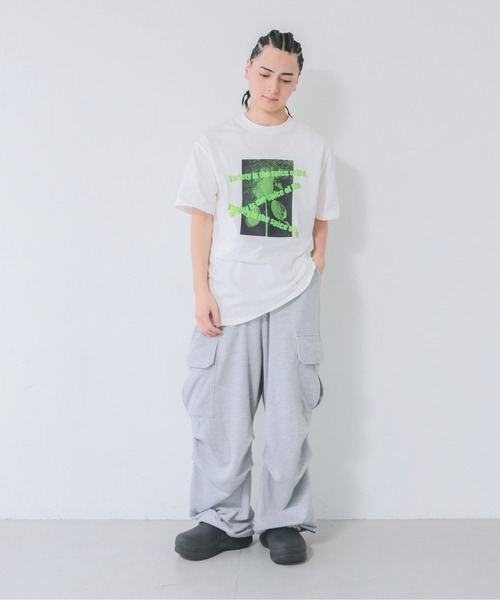 UNIT CHEST（ユニットチェスト）の「【UNIT CHEST】unique unisex T-shirt　VTFAコラボT ”variety is the spice of life” by RIRIKA TOGUCHI（Tシャツ/カットソー・レディース・ホワイト/ブラック・L/M/S）」の9枚目の写真