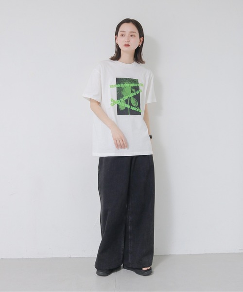 UNIT CHEST（ユニットチェスト）の「【UNIT CHEST】unique unisex T-shirt　VTFAコラボT ”variety is the spice of life” by RIRIKA TOGUCHI（Tシャツ/カットソー・レディース・ホワイト/ブラック・L/M/S）」の21枚目の写真