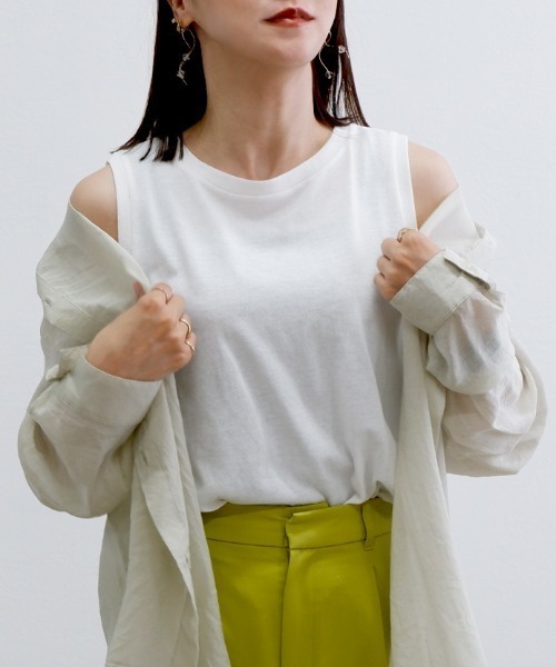 CLOTHY(クロシィ)の「【細めのネック切替でキレイ見え♪】ラウンドへムノースリトップス(タンクトップ・レディース・ブラック/オフホワイト/カーキ/ブラウン/ピンク/ベージュ/パープル/ミント/ブルー/チャコールグレー・LARGE/MEDIUM)」の1枚目の写真