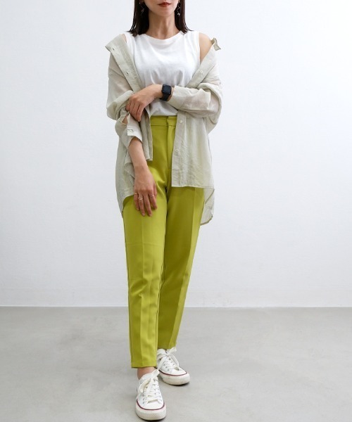 CLOTHY(クロシィ)の「【細めのネック切替でキレイ見え♪】ラウンドへムノースリトップス(タンクトップ・レディース・ブラック/オフホワイト/カーキ/ブラウン/ピンク/ベージュ/パープル/ミント/ブルー/チャコールグレー・LARGE/MEDIUM)」の12枚目の写真