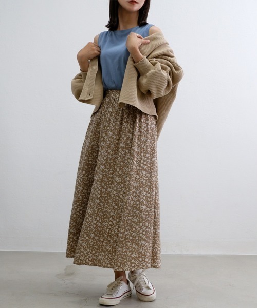 CLOTHY(クロシィ)の「【細めのネック切替でキレイ見え♪】ラウンドへムノースリトップス(タンクトップ・レディース・ブラック/オフホワイト/カーキ/ブラウン/ピンク/ベージュ/パープル/ミント/ブルー/チャコールグレー・LARGE/MEDIUM)」の15枚目の写真